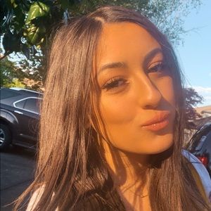 Meet your Posher, Eliana